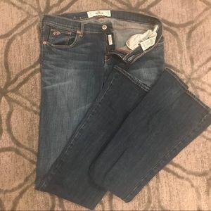 Like NEW!! Size 7 Long Cali Flare Hollister Jeans